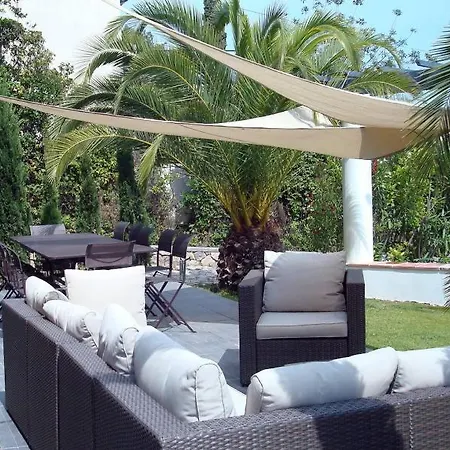 Aoc Sleeps 14 Pool *