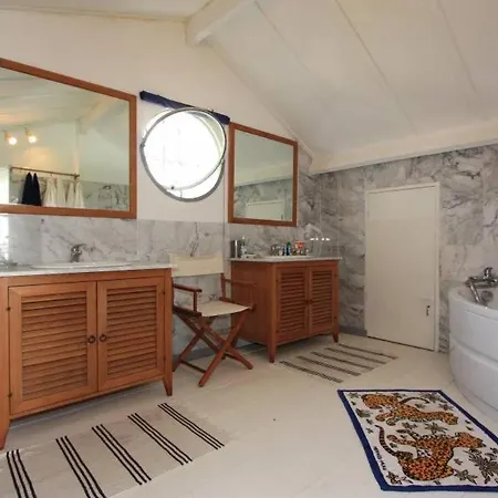 Aoc Sleeps 14 Pool * Bandol