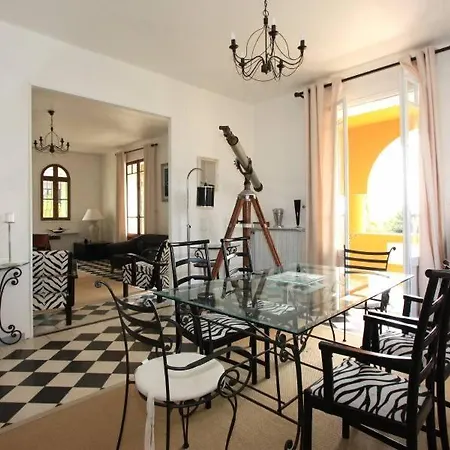 Aoc Sleeps 14 Pool Villa